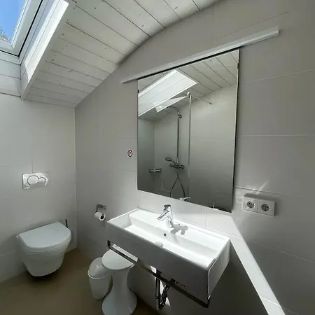 アパート Gruppenferienwohnung Am Auweg ヒルシュエック